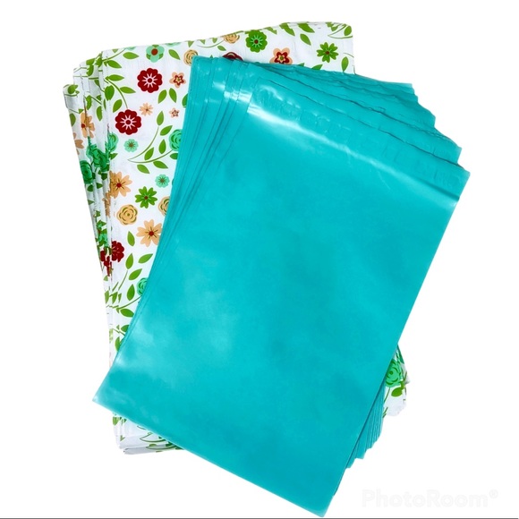 Shipping Kit. Mixed size poly mailers and coordinating shipping stickers. - Picture 2 of 8